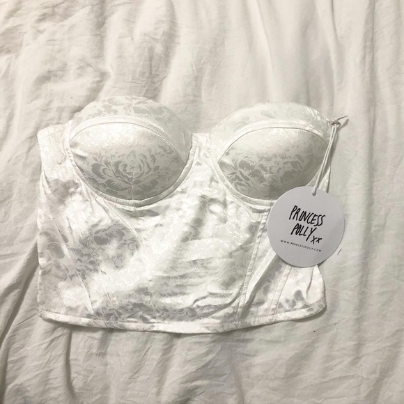 PRINCESS POLLY - Picture 1 of 2